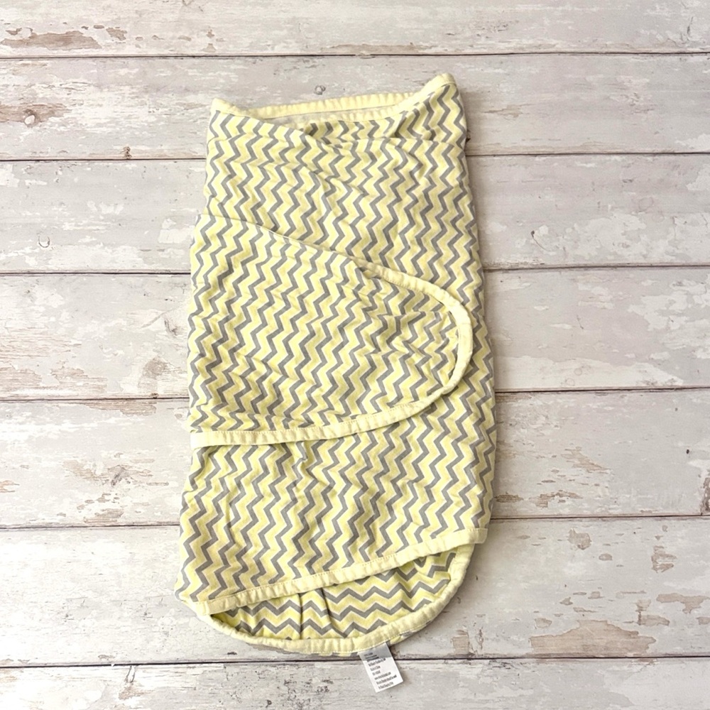 Miracle Blanket Baby Swaddle OS Yellow Gray Chevron Unisex Baby Sleep Sack NEW